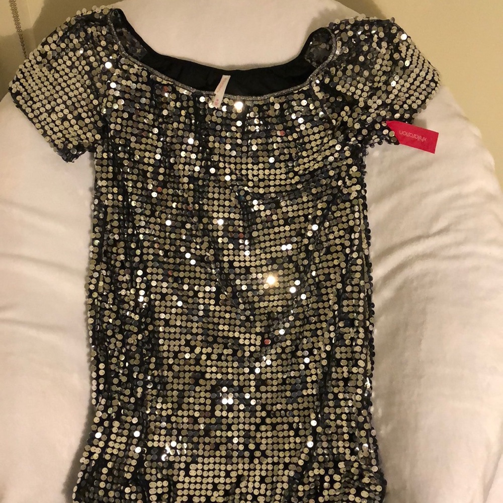 This is a really cute party dress!!!! It’s adorbs